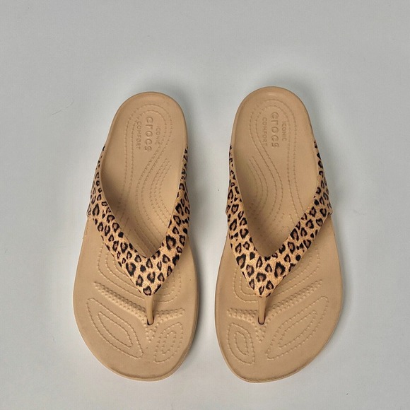 Crocs Women's KADEE Leopard Print Flip Flops Sandals Shoes Size 9 - Picture 1 of 6
